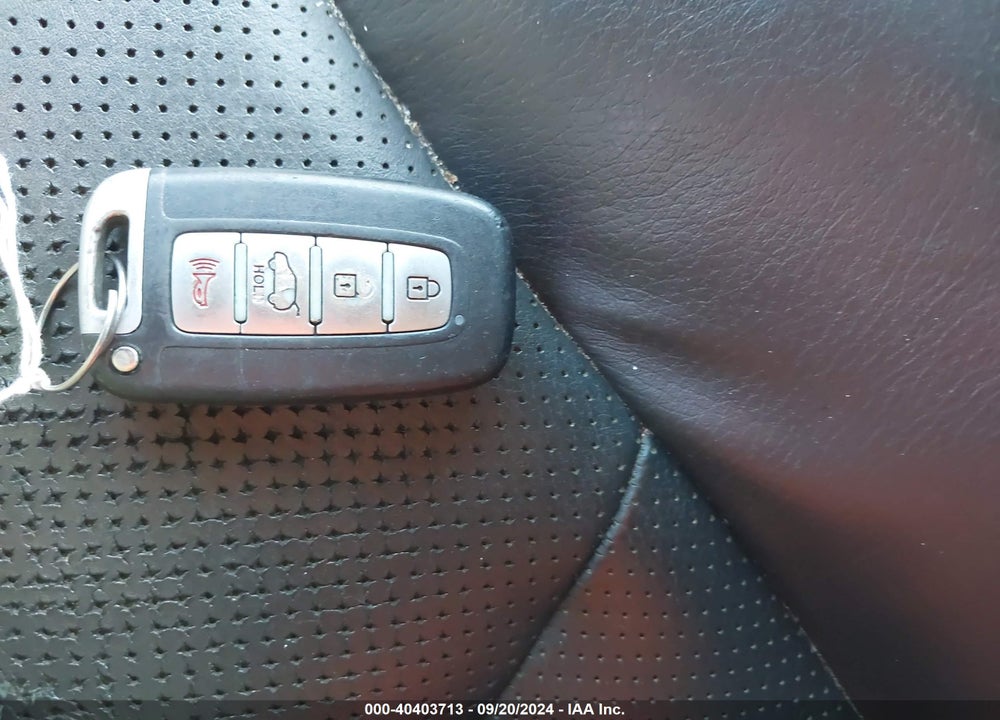 2011 KIA SORENTO EX VIN: 5XYKU3A16BG178059