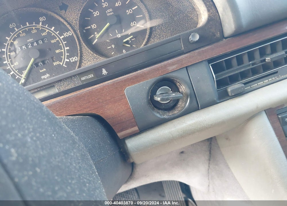 1985 MERCEDES-BENZ 300 SD VIN: WDBCB20C2FA154630