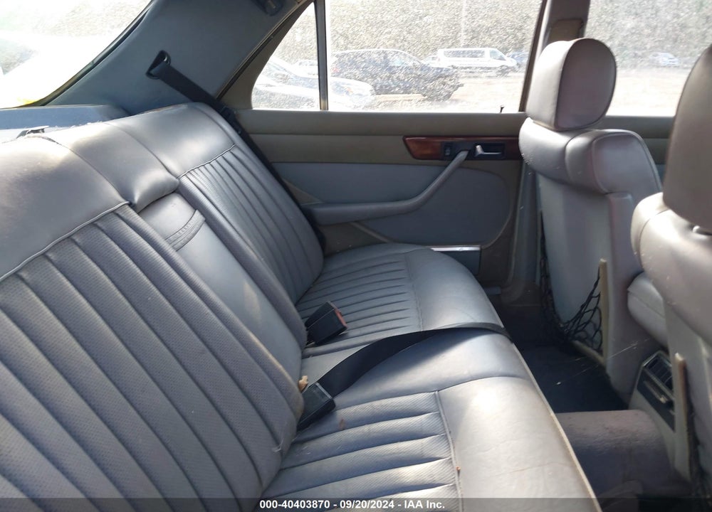 1985 MERCEDES-BENZ 300 SD VIN: WDBCB20C2FA154630