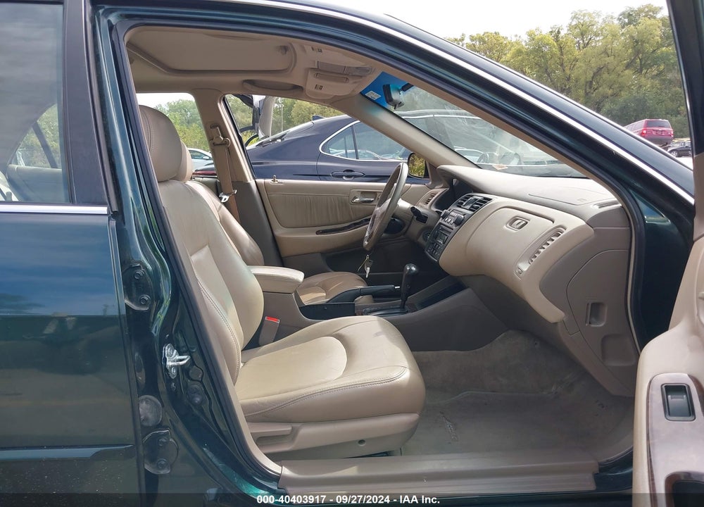 1998 HONDA ACCORD EX VIN: 1HGCG5655WA155205