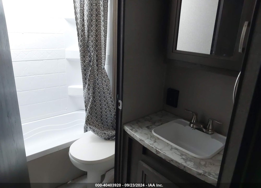 2020 JAYCO JAYFLIGHT VIN: 1UJBJ0BP0L75W0306