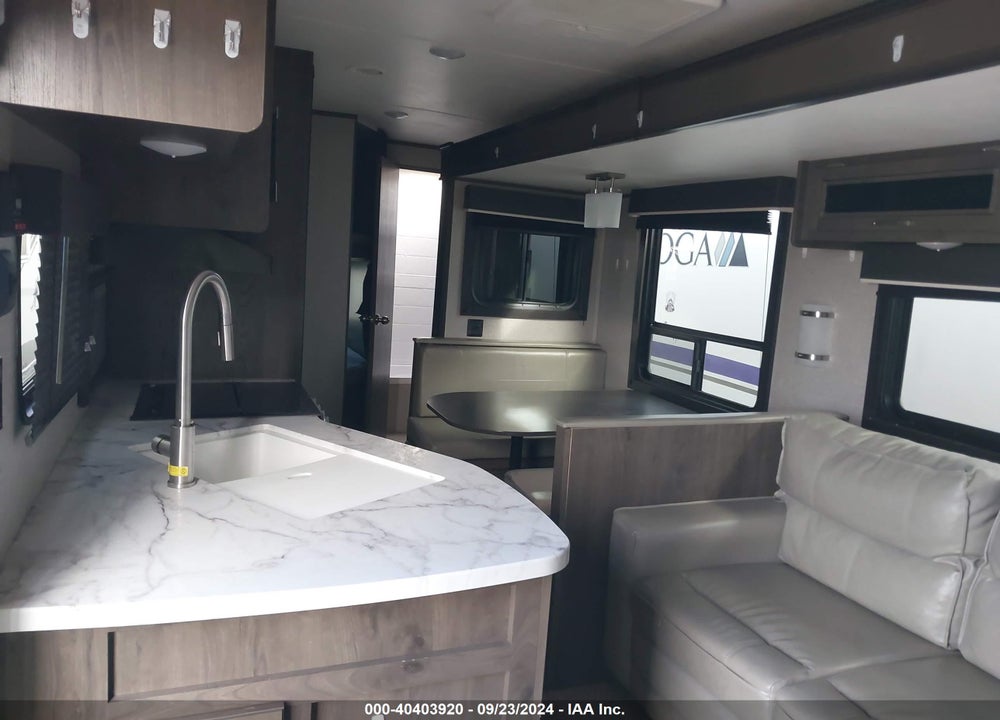 2020 JAYCO JAYFLIGHT VIN: 1UJBJ0BP0L75W0306