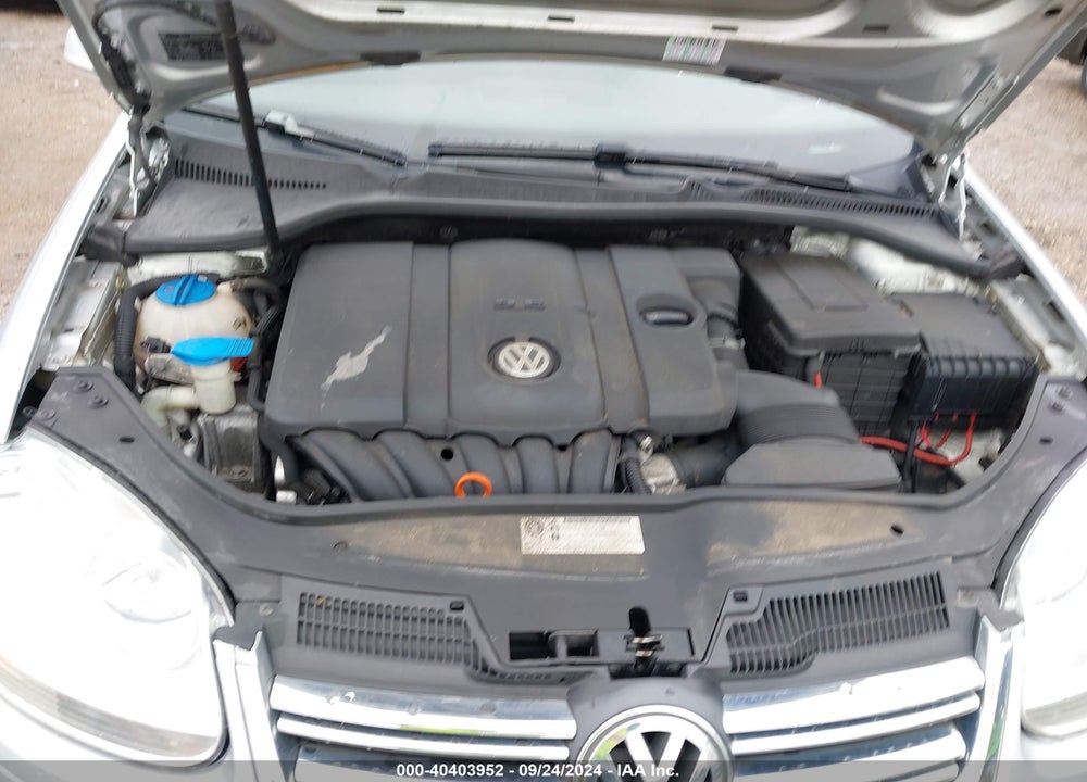 2010 VOLKSWAGEN JETTA LIMITED EDITION VIN: 3VWRX7AJ5AM155870