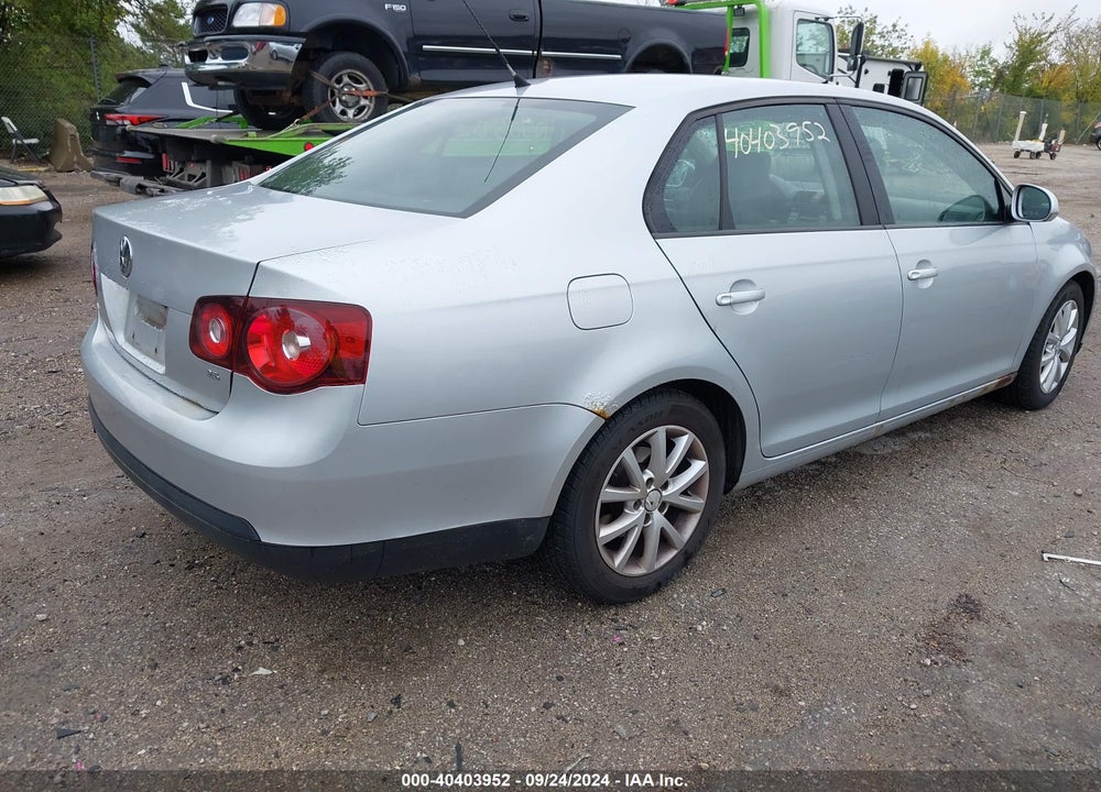 2010 VOLKSWAGEN JETTA LIMITED EDITION VIN: 3VWRX7AJ5AM155870