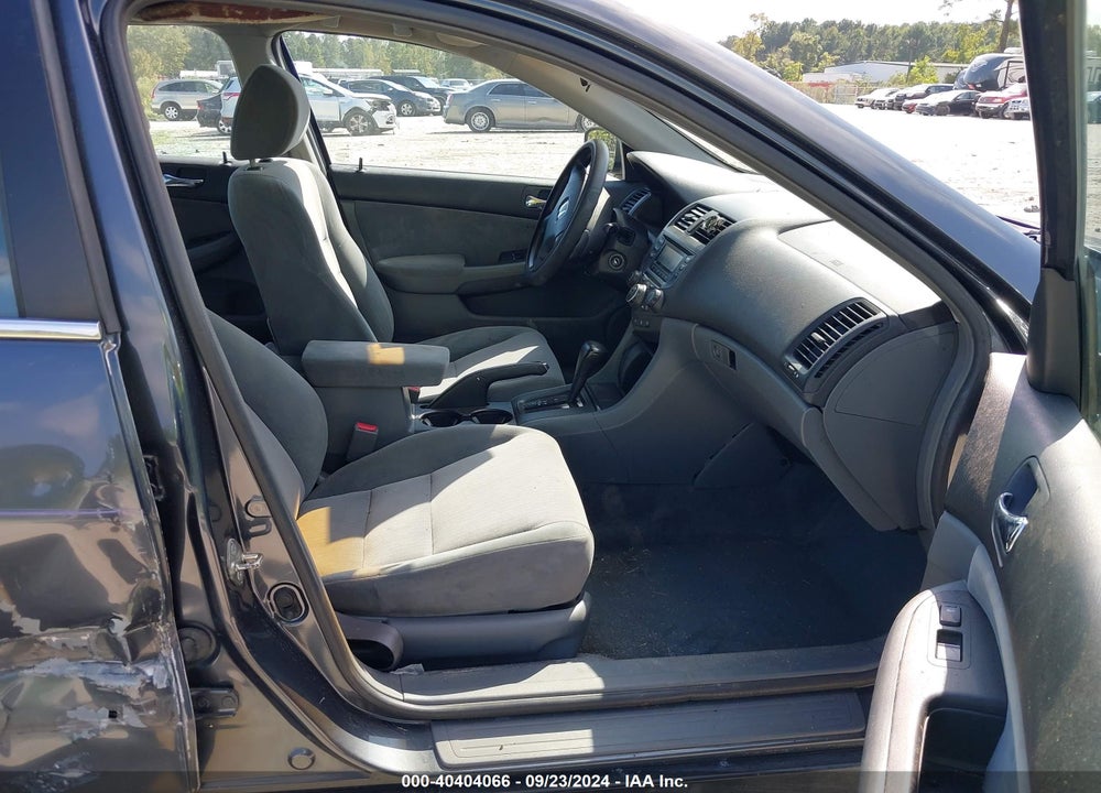 2003 HONDA ACCORD 2.4 LX VIN: 1HGCM56303A011001