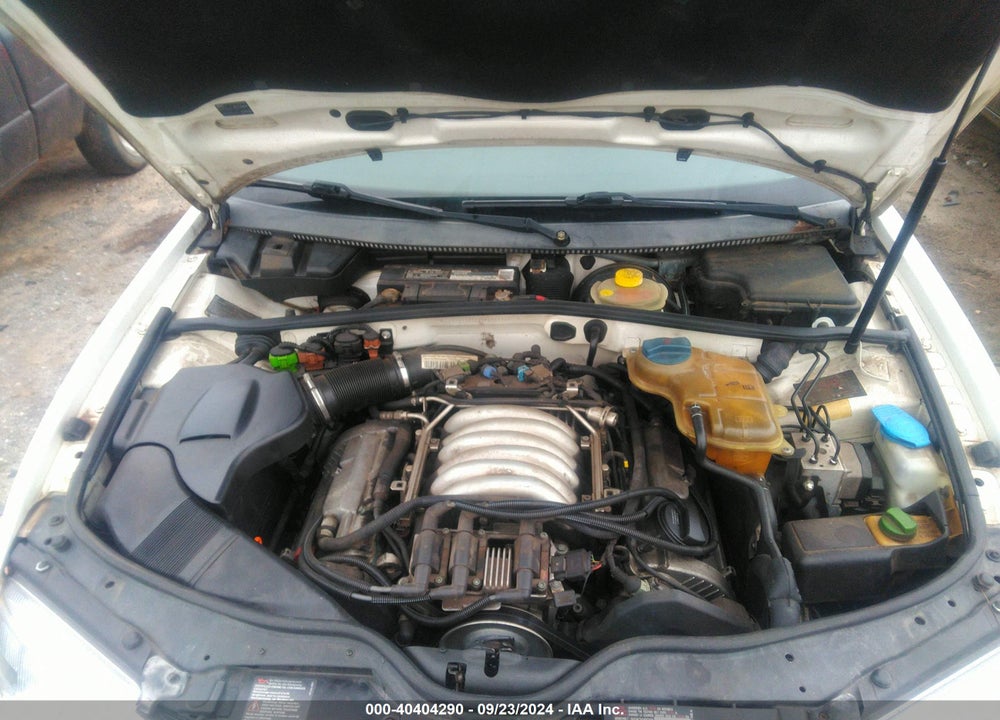 2001 VOLKSWAGEN PASSAT GLX VIN: WVWBH63B01P010330