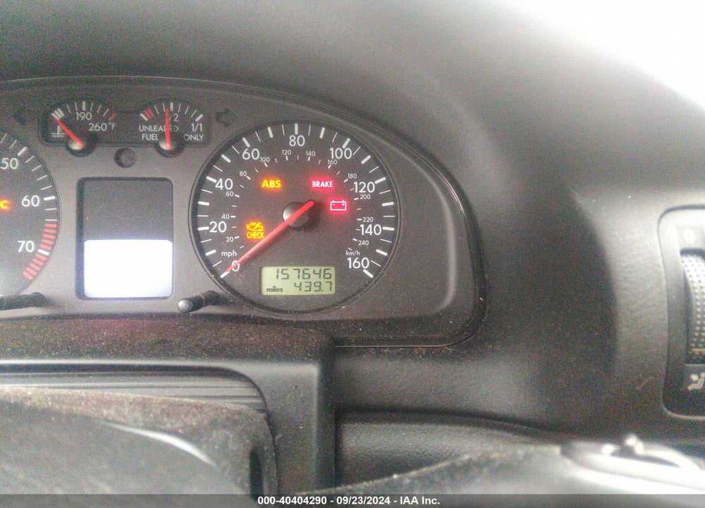 2001 VOLKSWAGEN PASSAT GLX VIN: WVWBH63B01P010330