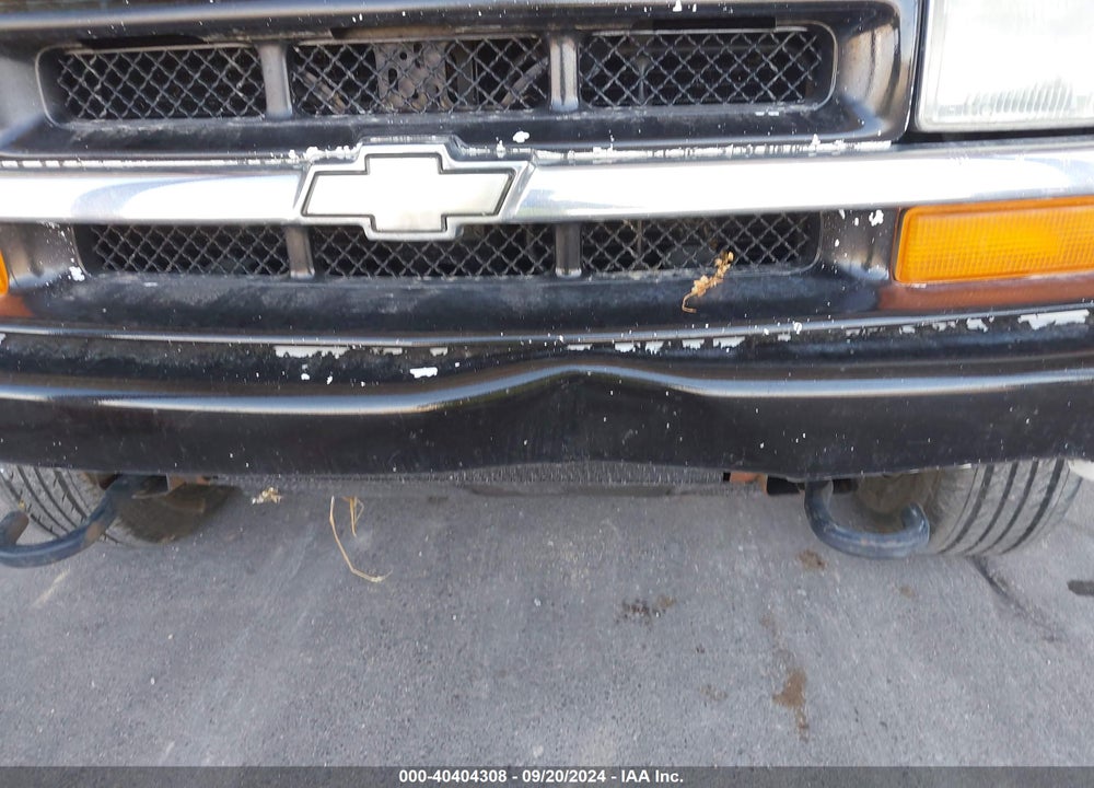 2002 CHEVROLET BLAZER LS VIN: 1GNDT13WX2K234904
