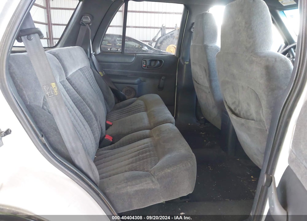 2002 CHEVROLET BLAZER LS VIN: 1GNDT13WX2K234904