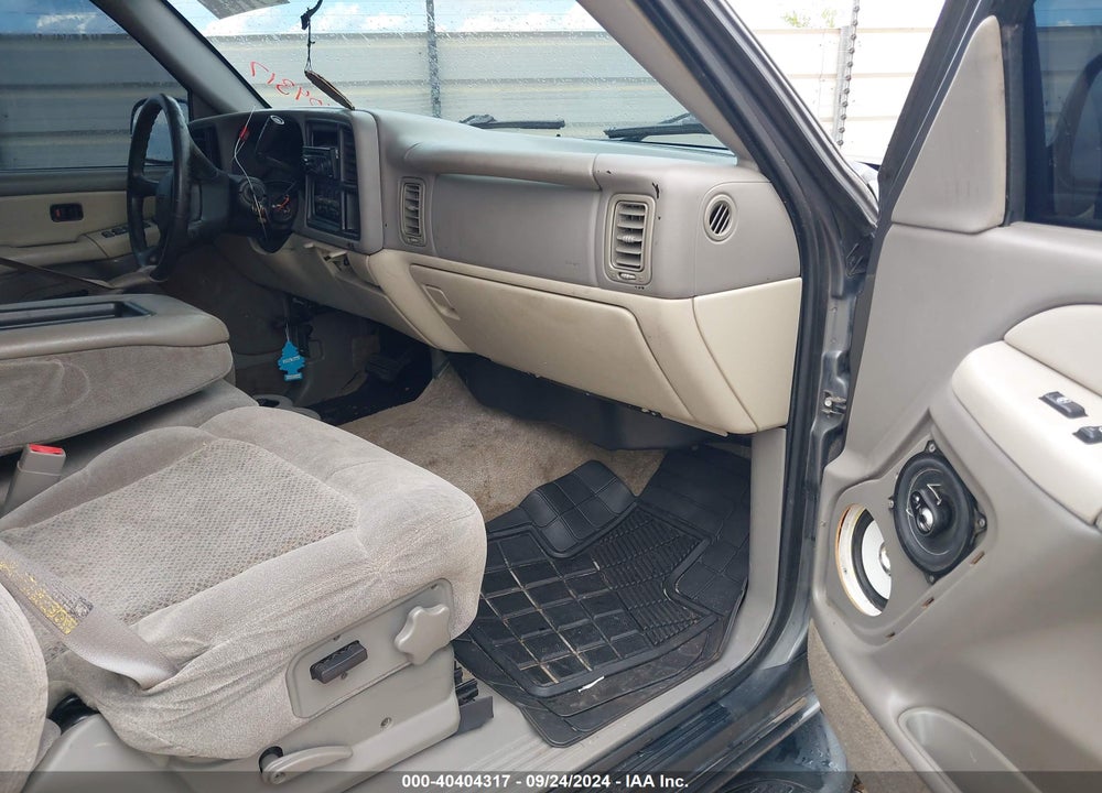 2002 CHEVROLET TAHOE LS VIN: 1GNEC13V82R123092