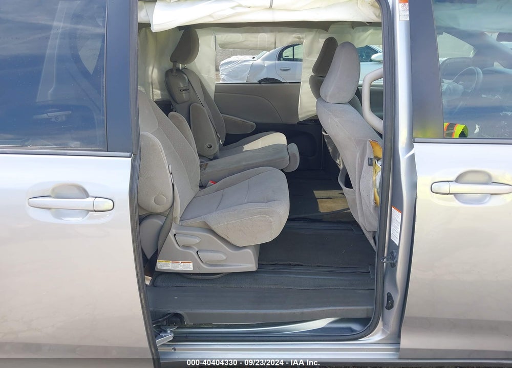 2015 TOYOTA SIENNA LE 8 PASSENGER VIN: 5TDKK3DC5FS571708