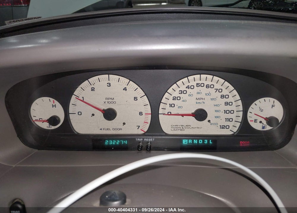 1999 CHRYSLER TOWN & COUNTRY LIMITED VIN: 1C4GP64L4XB557929