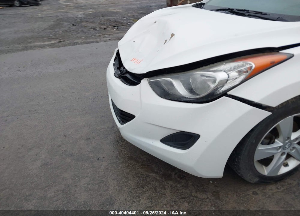 2013 HYUNDAI ELANTRA VIN: 5NPDH4AE1DH373536