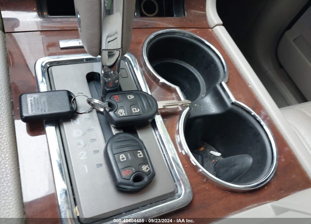 2014 LINCOLN NAVIGATOR VIN: 5LMJJ2J51EEL00852