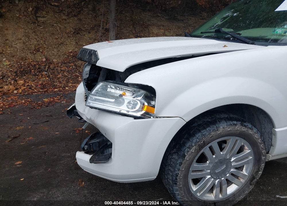 2014 LINCOLN NAVIGATOR VIN: 5LMJJ2J51EEL00852