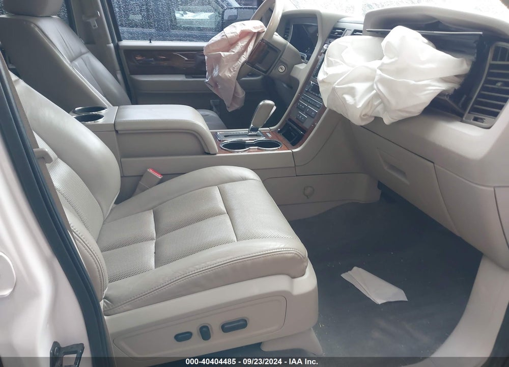 2014 LINCOLN NAVIGATOR VIN: 5LMJJ2J51EEL00852