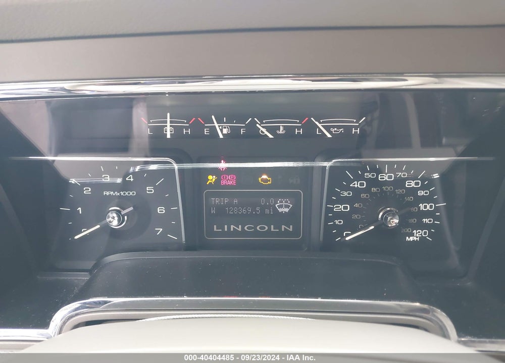 2014 LINCOLN NAVIGATOR VIN: 5LMJJ2J51EEL00852