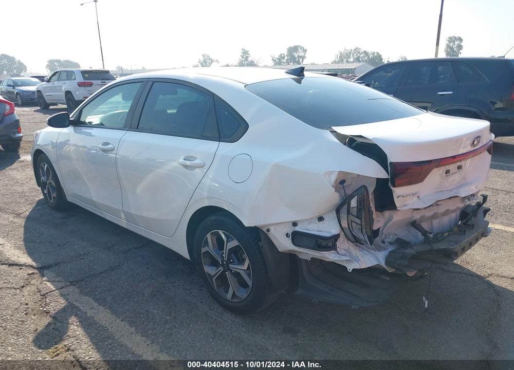 2019 KIA FORTE LXS VIN: 3KPF24AD3KE070793