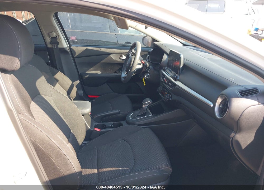 2019 KIA FORTE LXS VIN: 3KPF24AD3KE070793