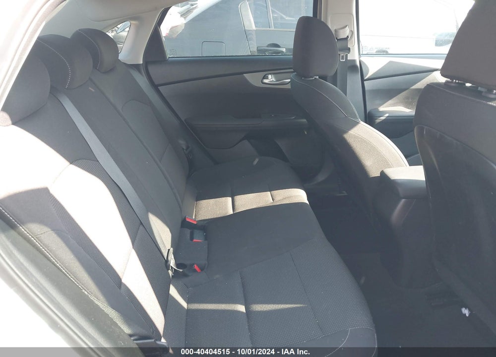 2019 KIA FORTE LXS VIN: 3KPF24AD3KE070793
