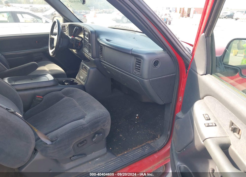 2001 CHEVROLET SILVERADO 1500 LS VIN: 2GCEK19T811118192