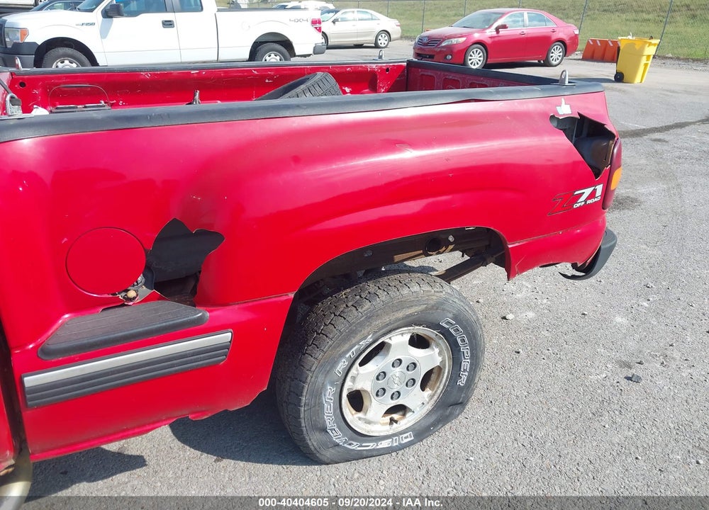 2001 CHEVROLET SILVERADO 1500 LS VIN: 2GCEK19T811118192