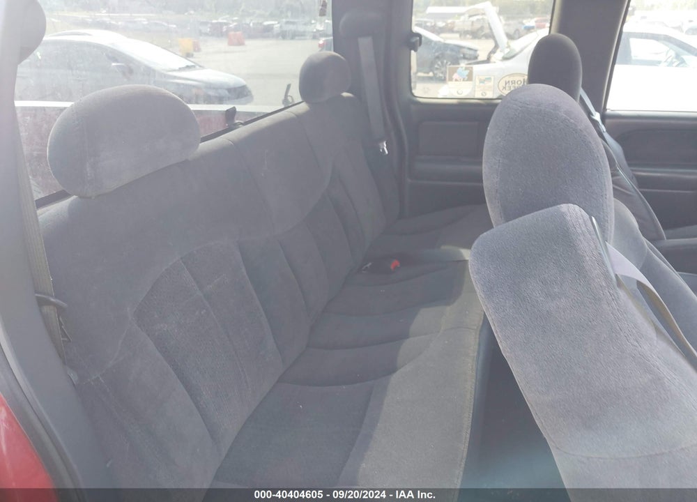 2001 CHEVROLET SILVERADO 1500 LS VIN: 2GCEK19T811118192