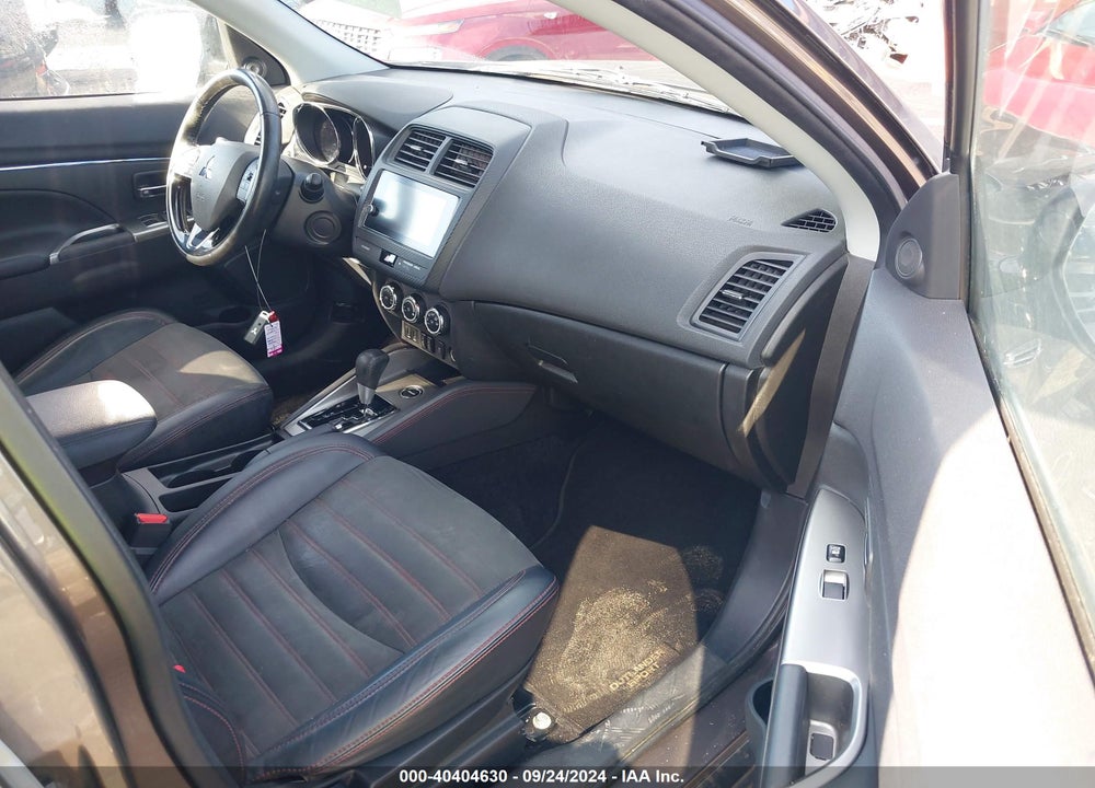 2018 MITSUBISHI OUTLANDER SPORT 2.4 SE VIN: JA4AR3AW6JZ009050