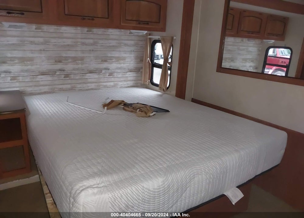2011 COACHMEN MIRANDA CLA VIN: 1F66F5DY5B0A05433