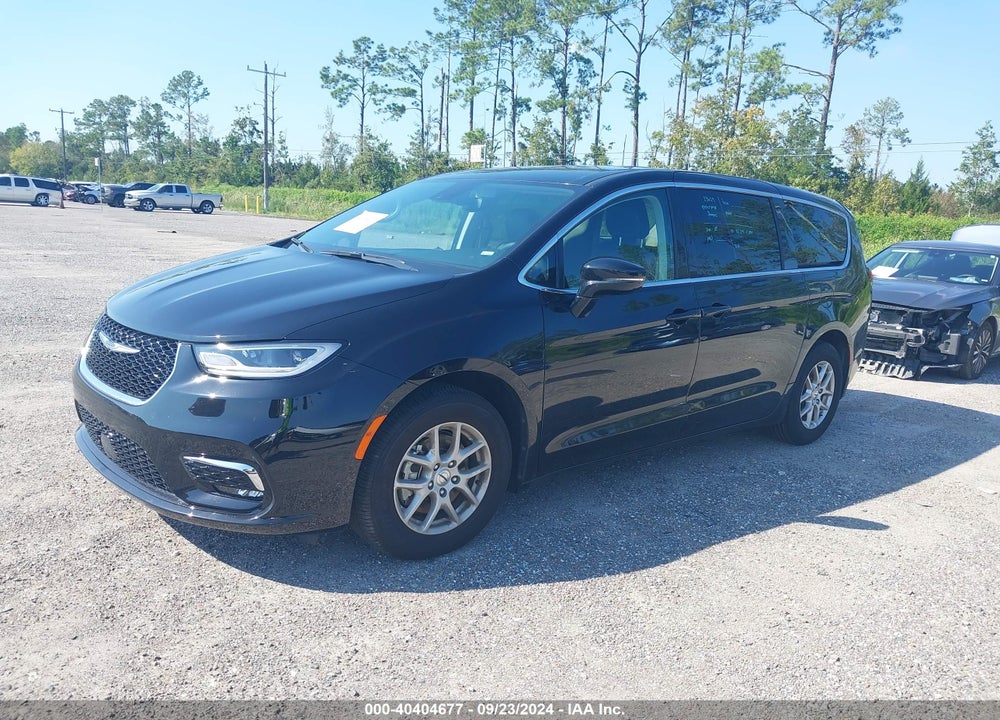 2024 CHRYSLER PACIFICA TOURING L VIN: 2C4RC1BG0RR135853