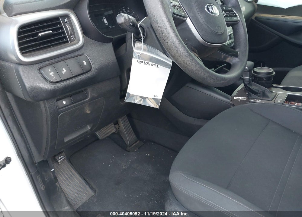 2019 KIA SORENTO 3.3L LX VIN: 5XYPG4A56KG478948