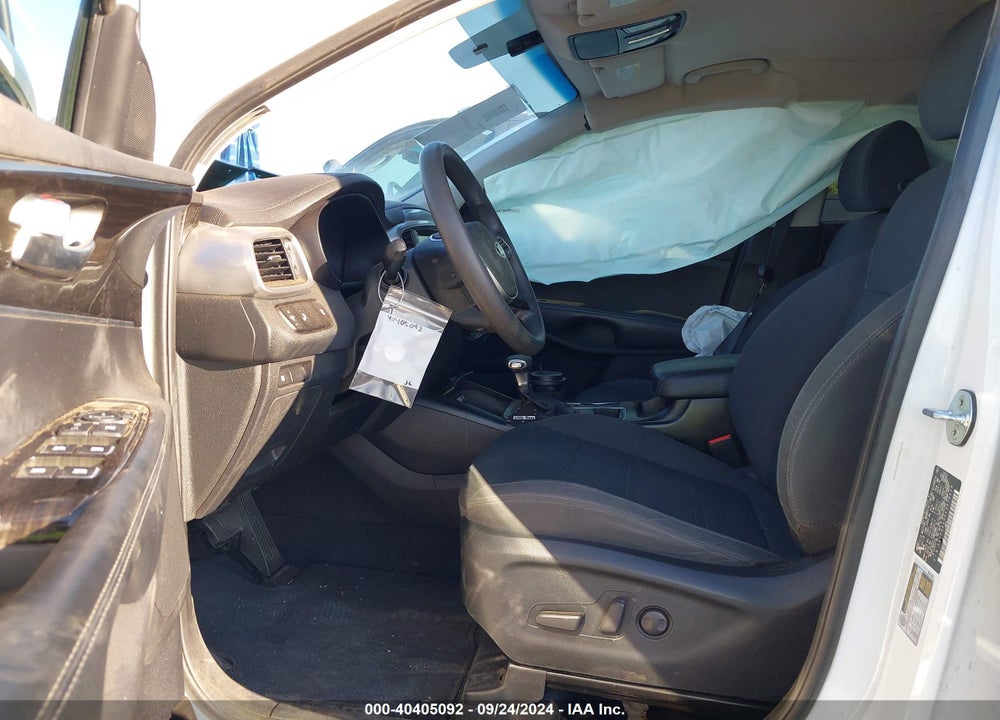 2019 KIA SORENTO 3.3L LX VIN: 5XYPG4A56KG478948
