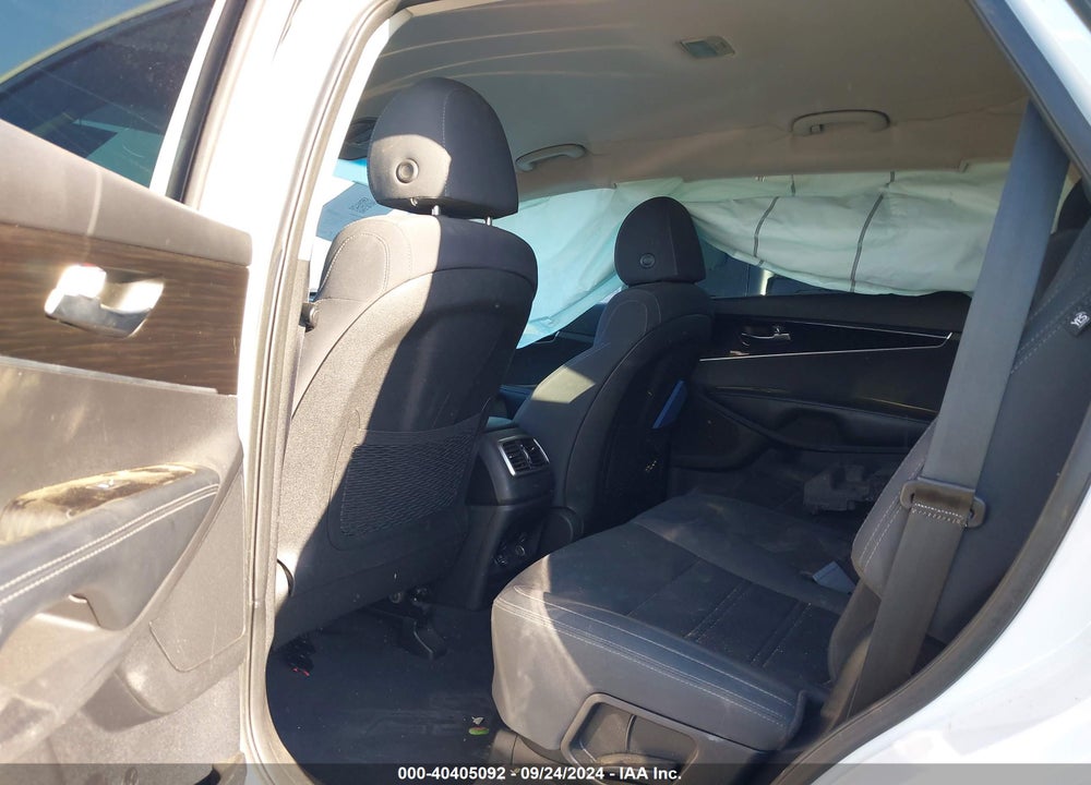 2019 KIA SORENTO 3.3L LX VIN: 5XYPG4A56KG478948