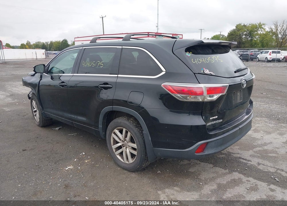 2015 TOYOTA HIGHLANDER LE V6 VIN: 5TDBKRFH5FS159493