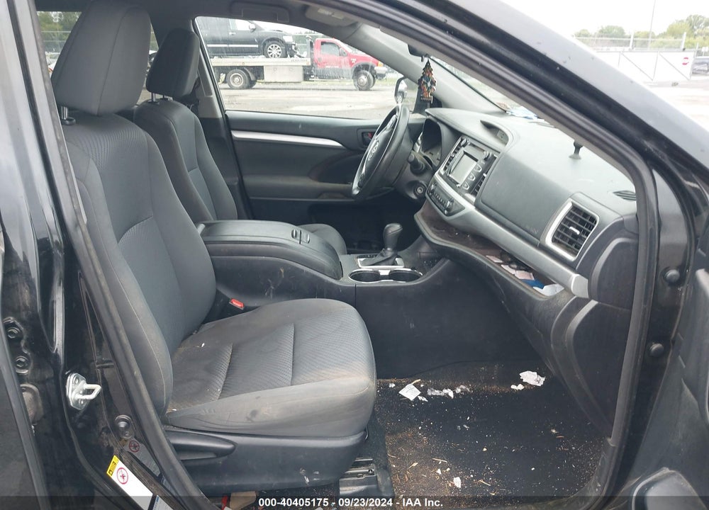2015 TOYOTA HIGHLANDER LE V6 VIN: 5TDBKRFH5FS159493