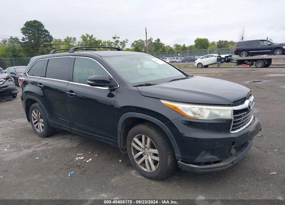2015 TOYOTA HIGHLANDER LE V6 VIN: 5TDBKRFH5FS159493