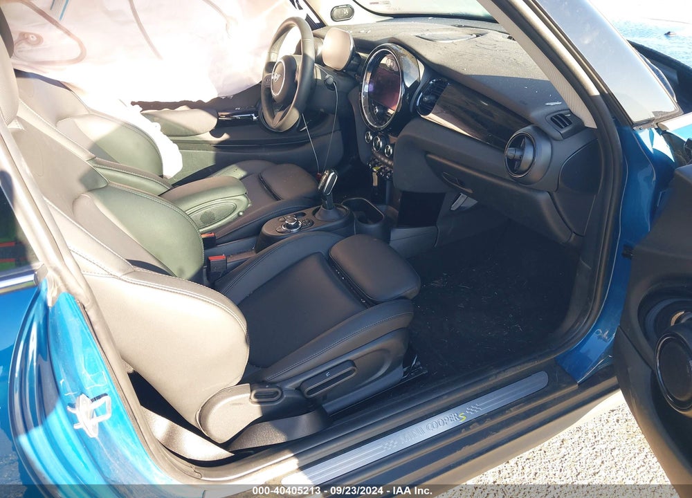 2024 MINI SE HARDTOP COOPER VIN: WMW13DJ04R2V89974