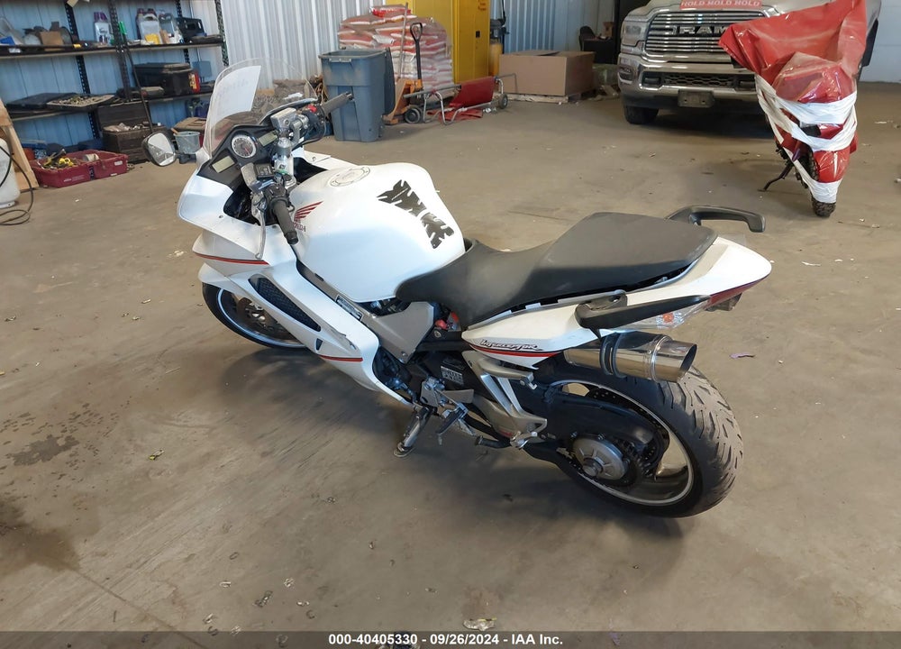 2006 HONDA VFR800 VIN: JH2RC46106M800411