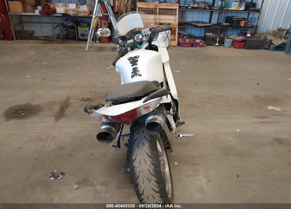 2006 HONDA VFR800 VIN: JH2RC46106M800411