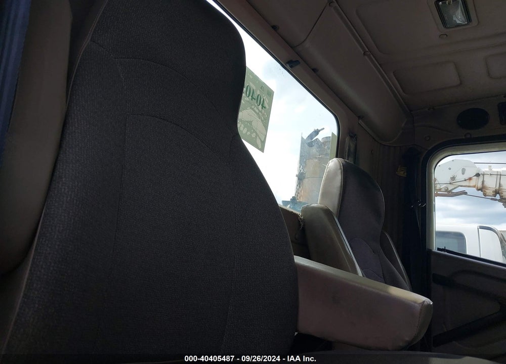 2007 INTERNATIONAL 9200 9200I VIN: 2HSCDSBN87C529731