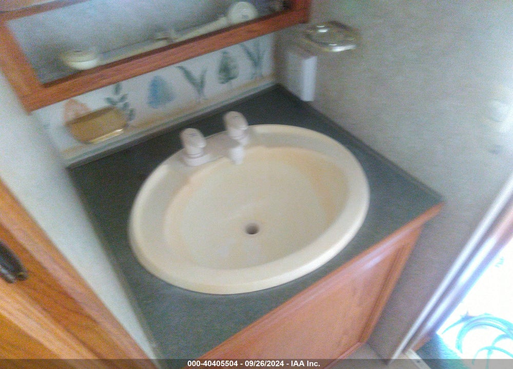 2004 FLEETWOOD WILDERNESS VIN: 1ED5B292244280556