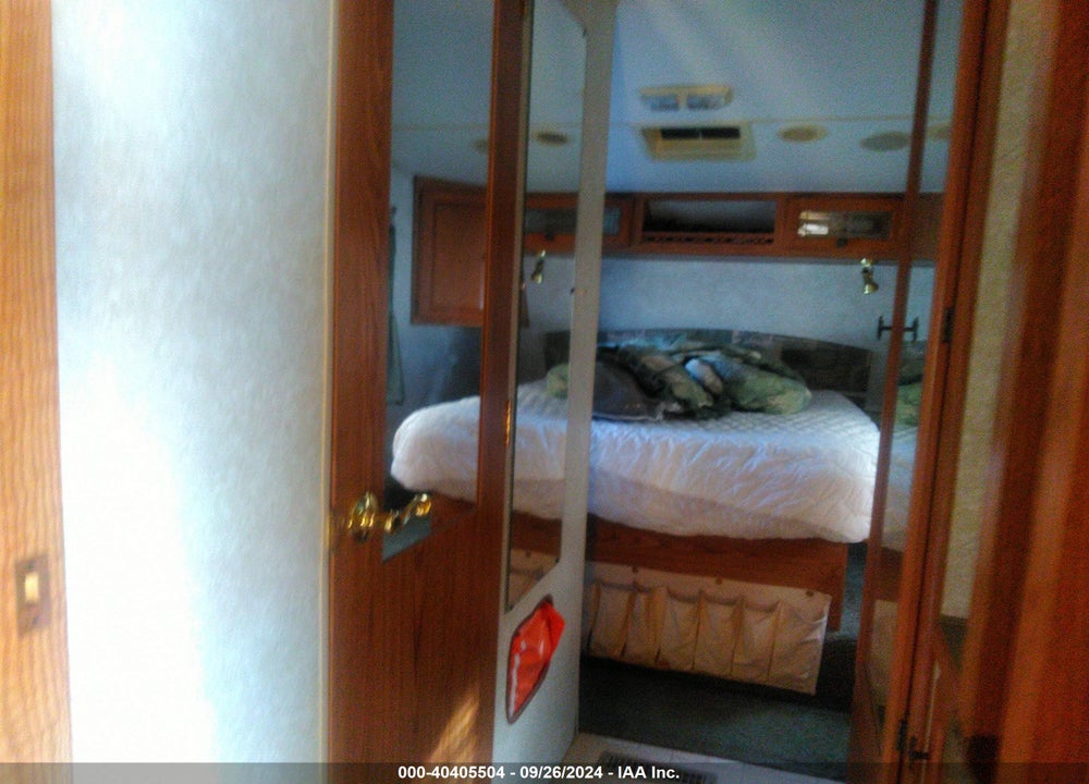2004 FLEETWOOD WILDERNESS VIN: 1ED5B292244280556