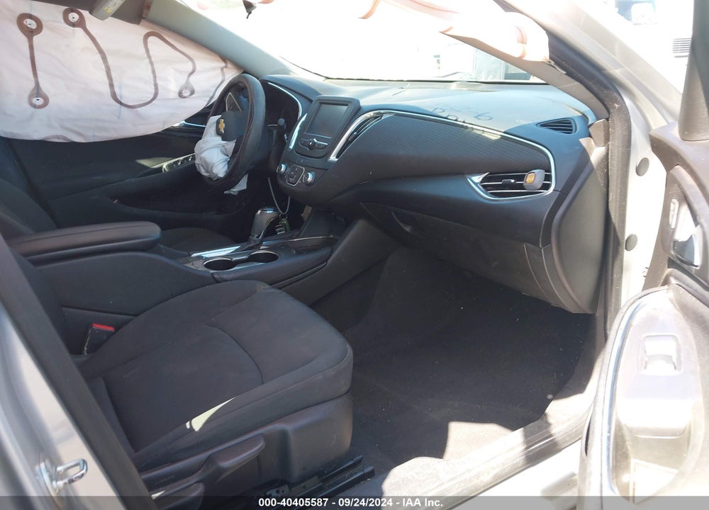 2018 CHEVROLET MALIBU LT VIN: 1G1ZD5ST1JF139920