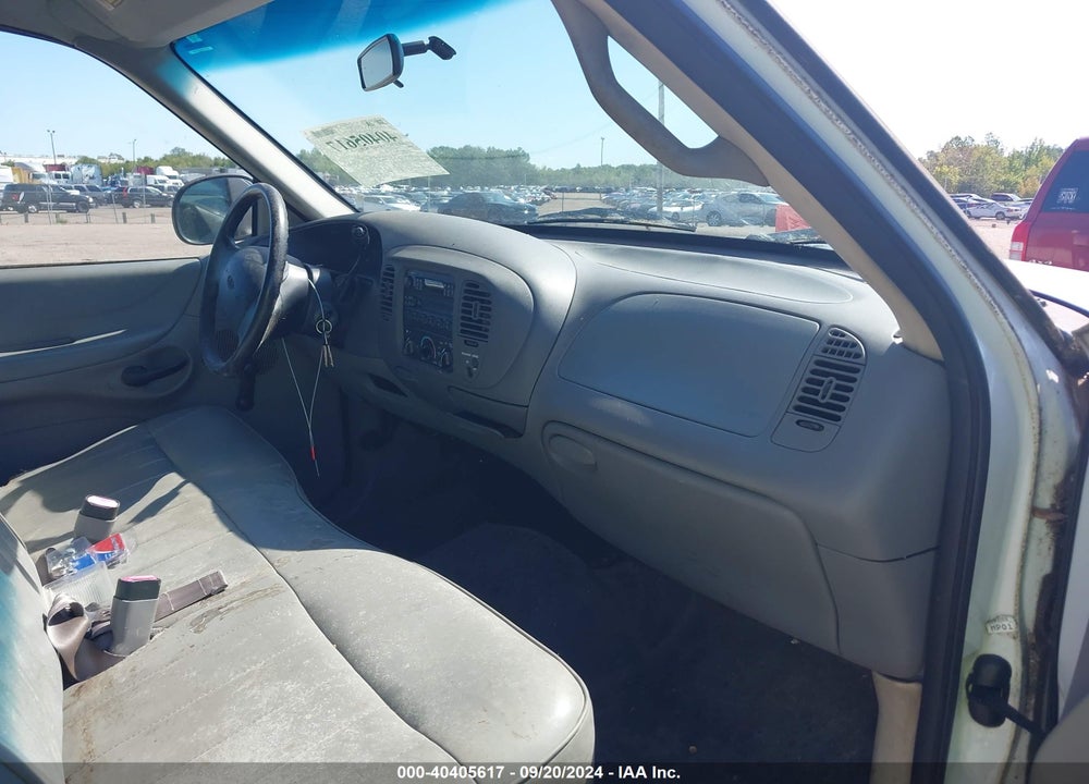 1998 FORD F-150 STANDARD/XL/XLT VIN: 1FTZF1724WNB18647