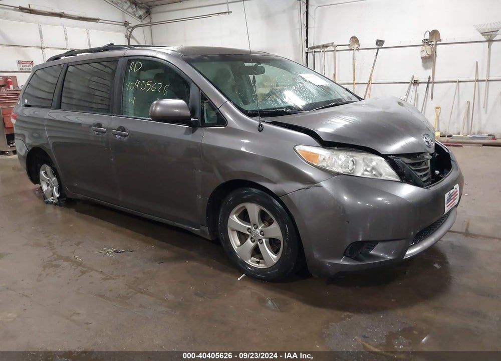 2014 TOYOTA SIENNA LE V6 8 PASSENGER VIN: 5TDKK3DCXES483509