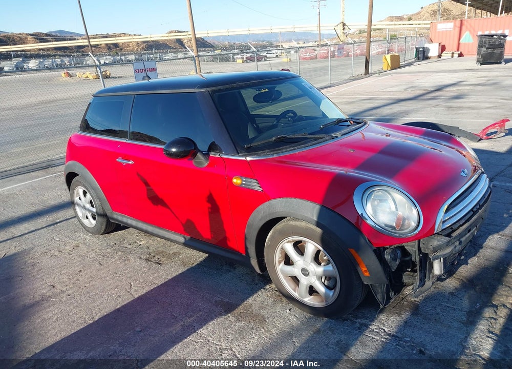 2008 MINI COOPER VIN: WMWMF33588TT67311