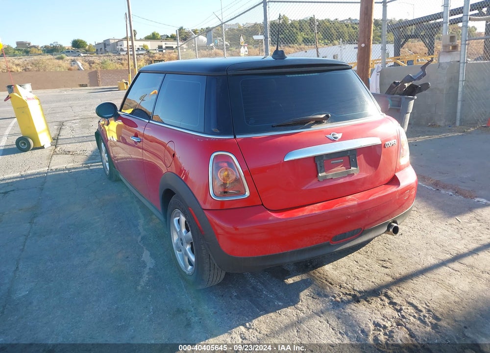 2008 MINI COOPER VIN: WMWMF33588TT67311