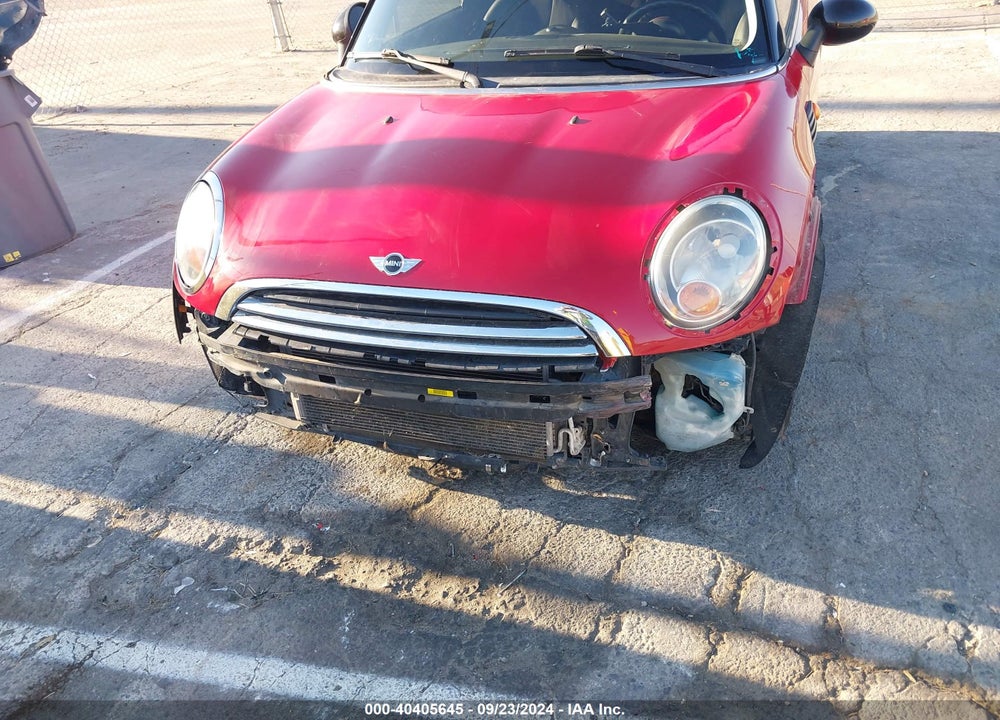 2008 MINI COOPER VIN: WMWMF33588TT67311