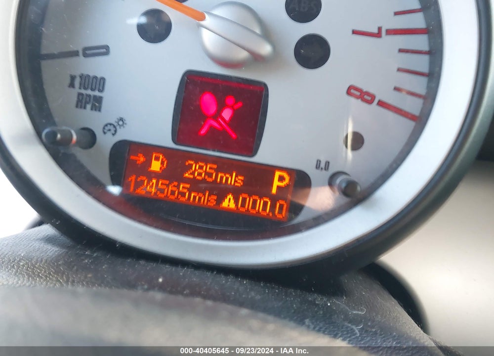 2008 MINI COOPER VIN: WMWMF33588TT67311