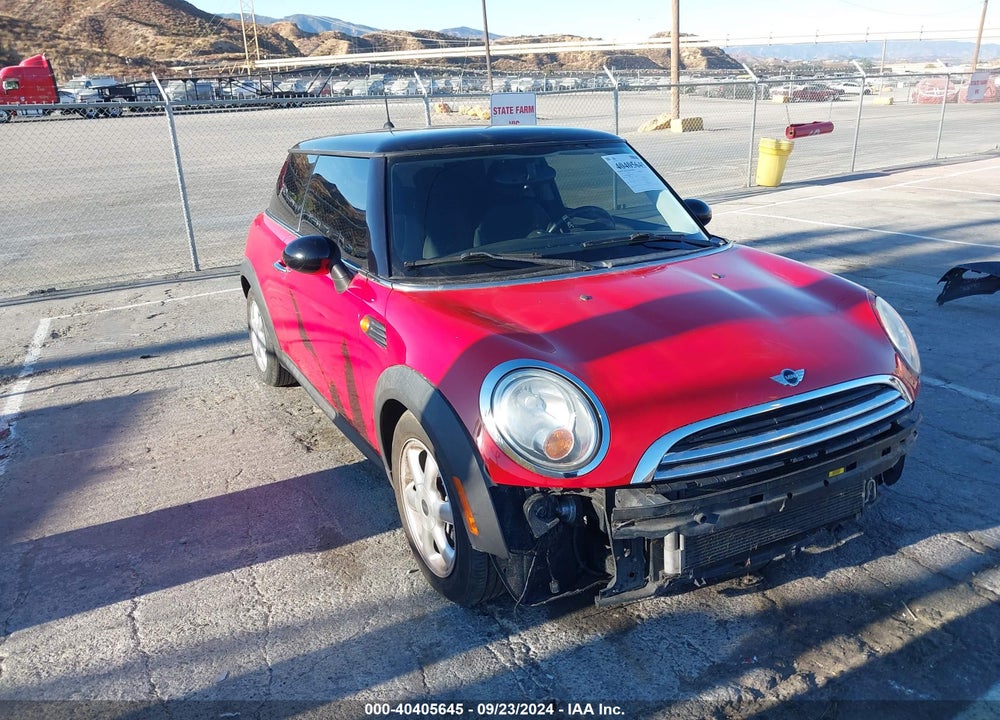 2008 MINI COOPER VIN: WMWMF33588TT67311